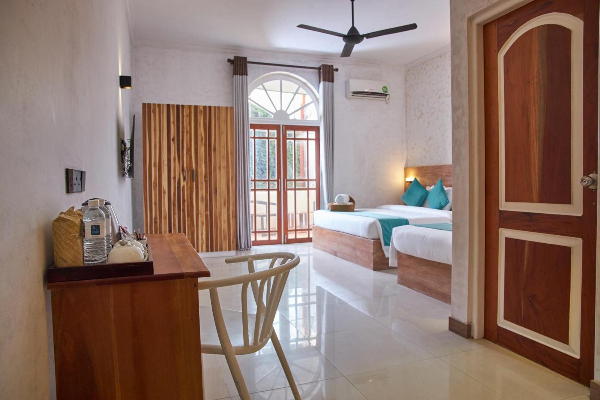 Seahorse Hotel & Spa نيجومبو المظهر الخارجي الصورة