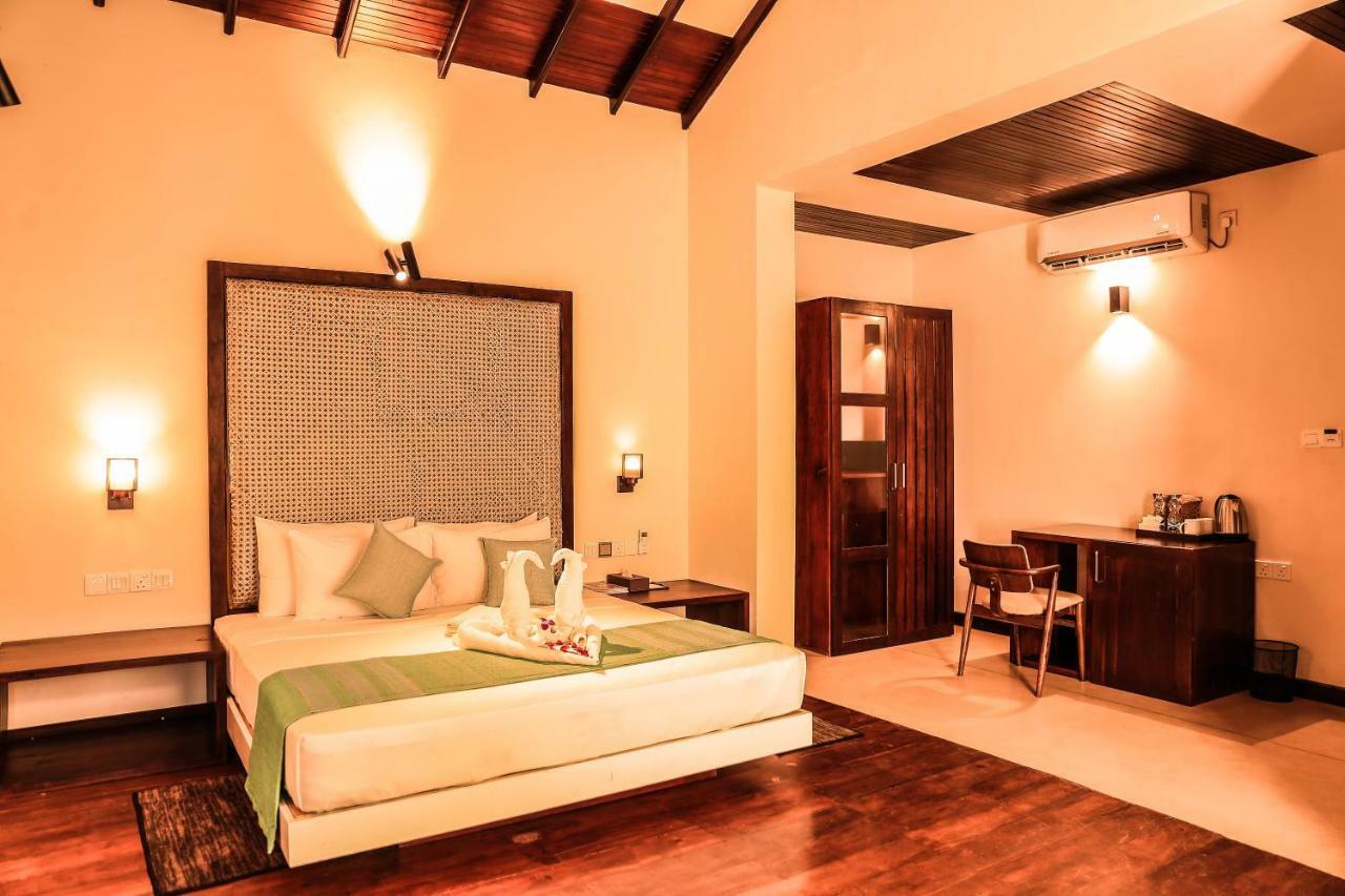 Seahorse Hotel & Spa نيجومبو المظهر الخارجي الصورة
